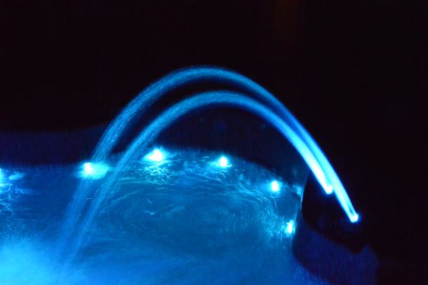 喷泉(热水浴缸)图片下载