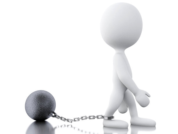 被罚的罪犯被铁球绑住。图片下载