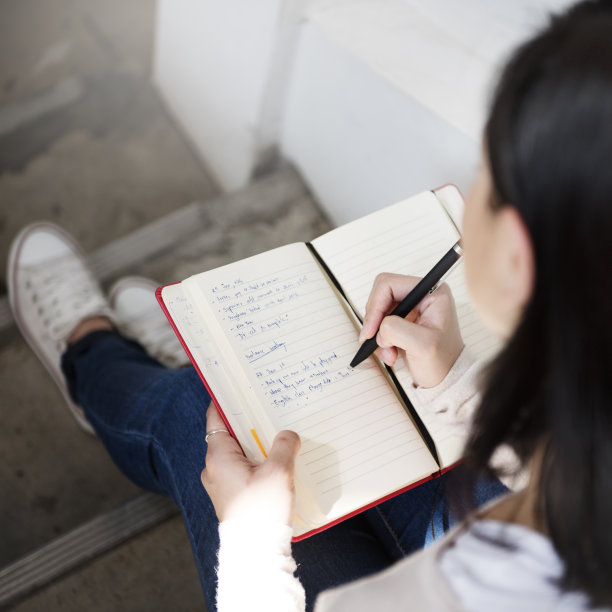 休闲日记杂志休闲讯息女人概念图片下载