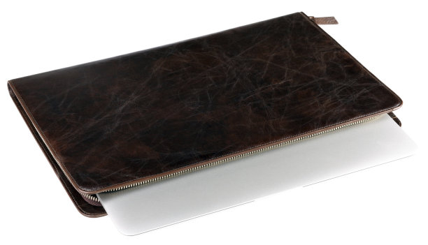 笔记本在皮革鳄鱼封面孤立图片下载