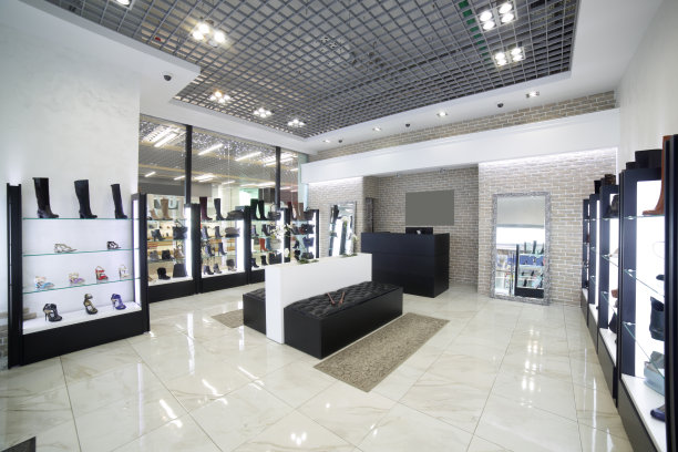 现代欧洲购物中心鞋店内部图片下载