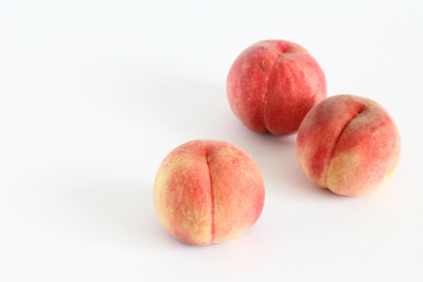 成熟的新鲜桃子图片下载