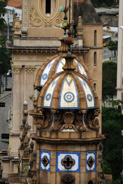 里约热内卢的两座教堂塔。图片下载