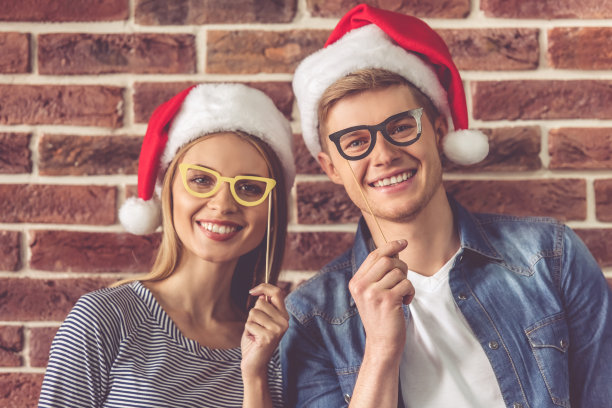 美丽的年轻夫妇图片下载