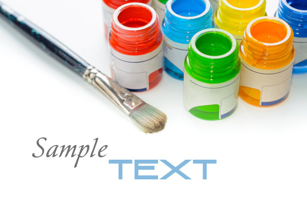 白色背景上有彩色颜料的玻璃罐图片下载