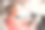 在汽车视界的资深女司机在方向盘上图片下载