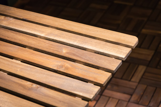 透视的原木桌子角落图片下载