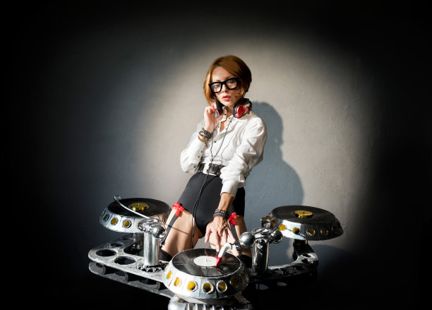 唱片骑师的女孩图片下载