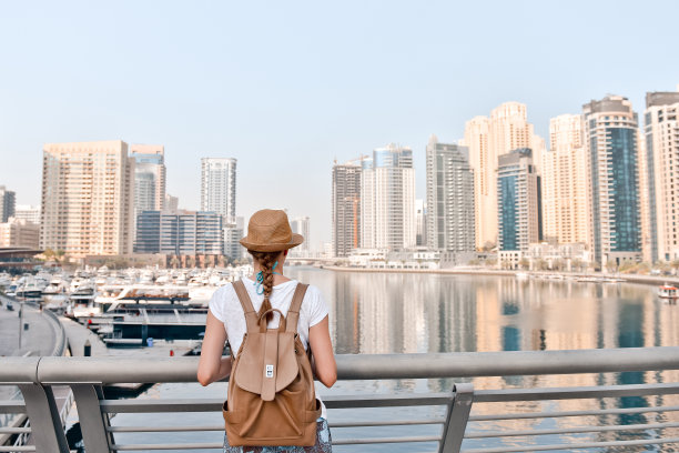 在大城市的女人图片下载