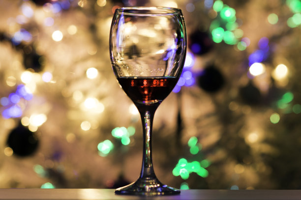 节日的酒杯图片下载