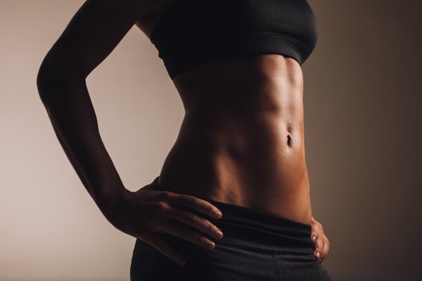 强壮的年轻女性躯干图片下载