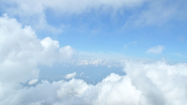 从山顶看蓝天白云图片下载