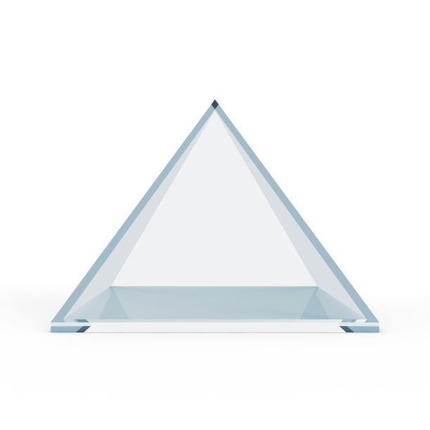 空玻璃金字塔孤立在白色背景图片下载
