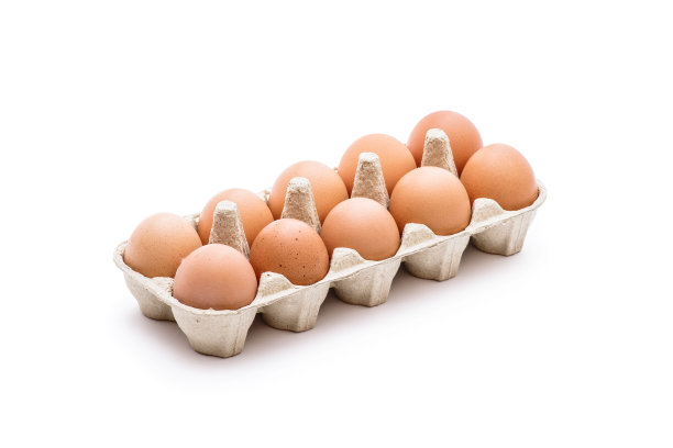有机鸡蛋包装孤立在白色图片下载