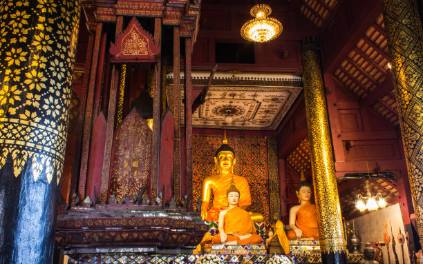 礼拜堂里的老佛像图片下载