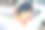运动健身的女人在户外锻炼看起来有动力图片下载
