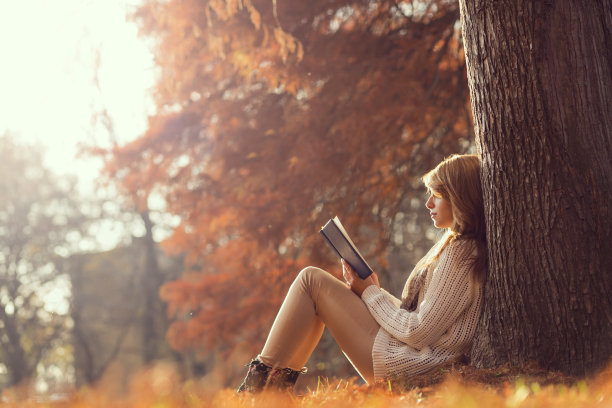 读一本书素材图片