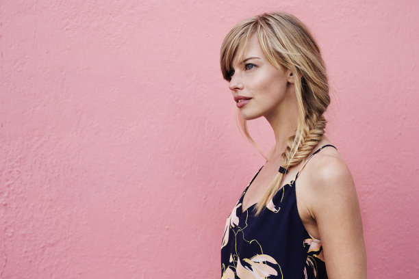 美女图片素材ID：132846022