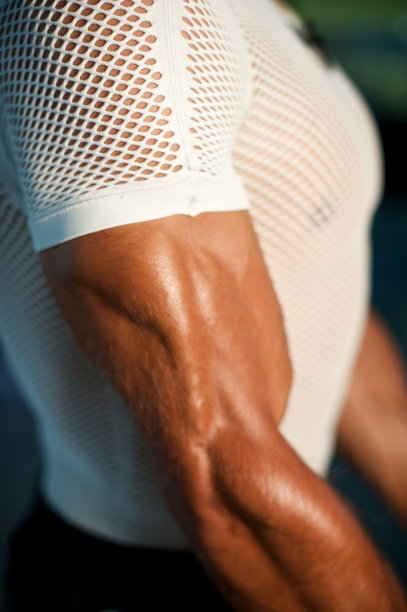 男性的肌肉图片下载