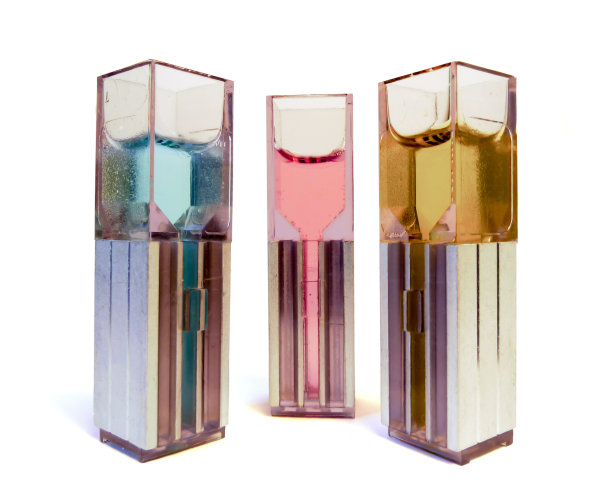 化学和生物技术实验室样品。剪切路径图片下载