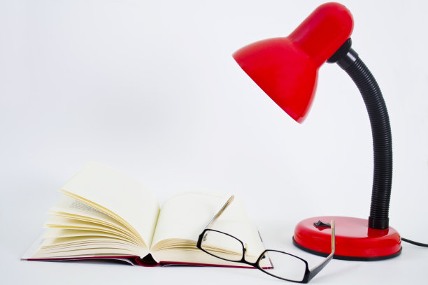 书和眼镜图片下载