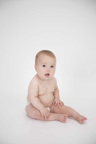 可爱的女婴在前档案图片下载