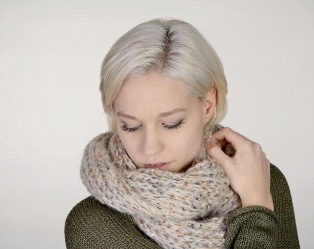 女人用围巾图片下载