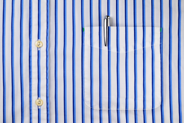 衬衫口袋里的钢笔图片下载