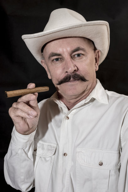 那个戴着白帽子留着胡子的牛仔，图片下载