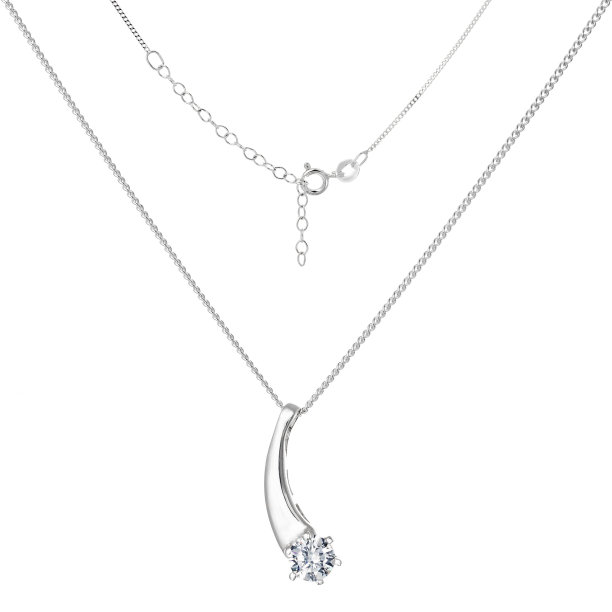 白色背景上的银色项链和吊坠图片下载