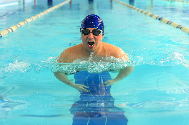 游泳运动员图片下载