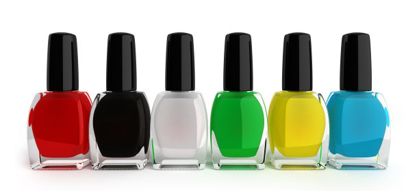 彩色指甲油瓶3d渲染在白色的背景图片下载