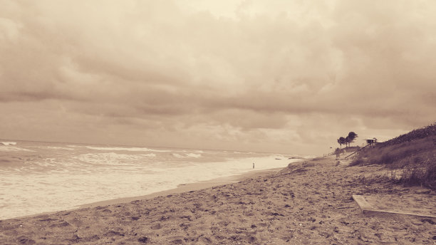 海滩风暴图片下载