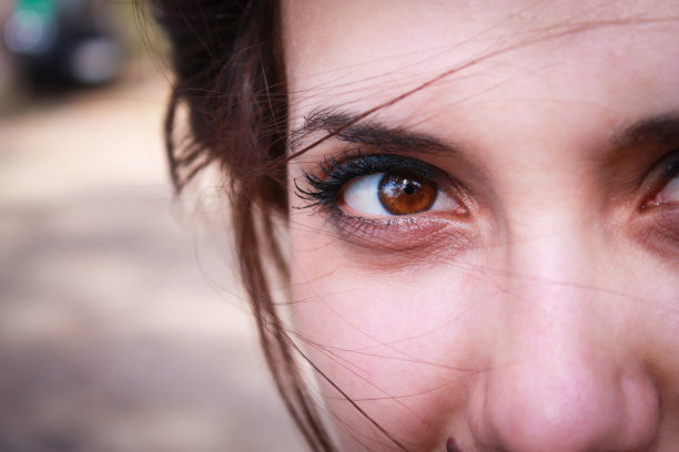 女孩看起来图片下载