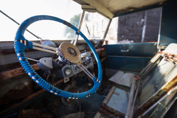 过时的旧汽车图片下载