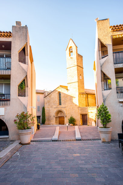 教堂Salon-de-Provence图片下载