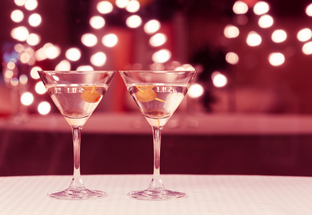 酒吧里的鸡尾酒图片下载