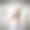 欣喜。穿白衣服的女人。图片下载