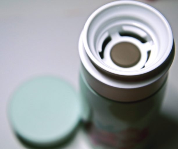 打开热水瓶图片下载