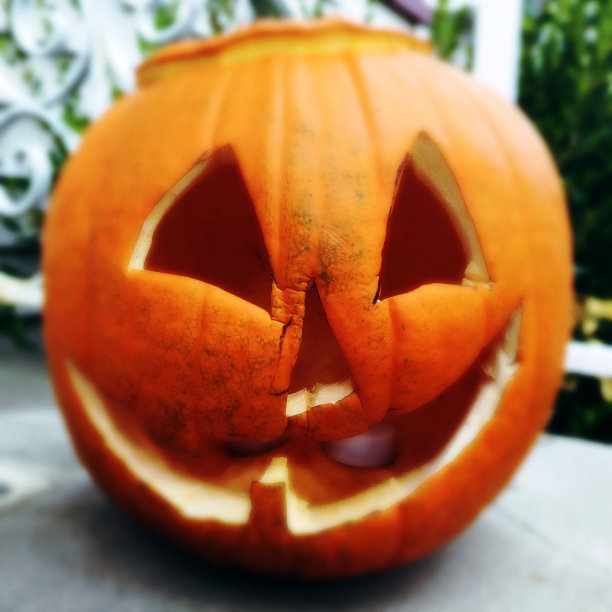 腐烂的万圣节南瓜灯，过滤效果图片下载