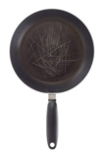 破碎的旧锅孤立图片下载