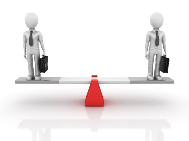 在跷跷板上保持平衡的商人图片下载