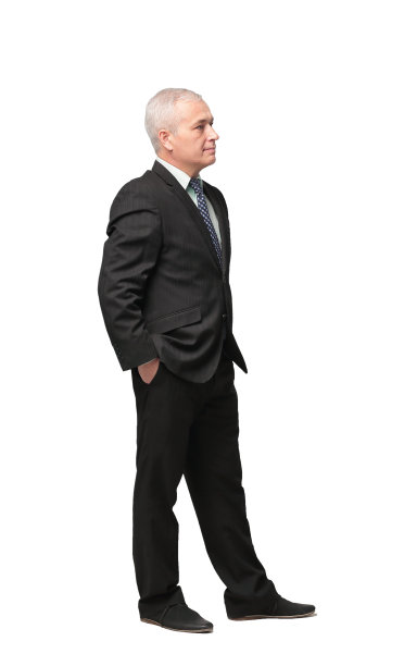 一个优雅成熟的商人在白色背景上的肖像图片下载