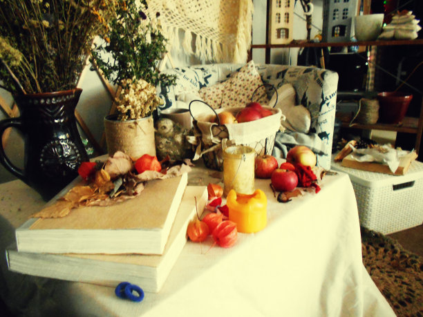 破旧的老式家庭装饰室内图片下载