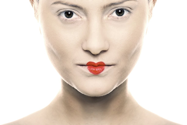 疤痕斑斑的吻图片下载