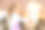 画画课上，女孩在画架上画画图片下载