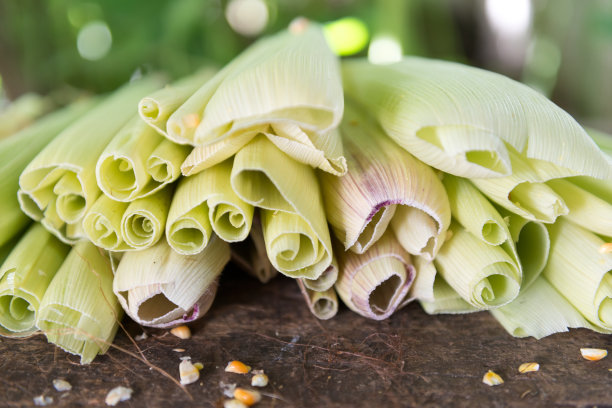 做玉米粉蒸肉的叶子包装图片下载