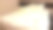房间里有枕头和毯子的脏床图片下载