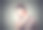女人按摩着她疼痛的红脖子素材图片