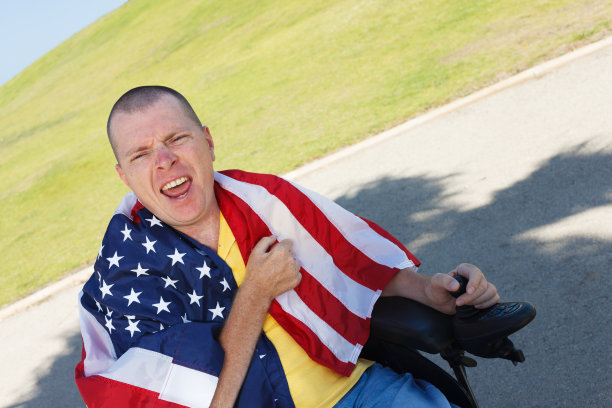 轮椅上的残疾人图片下载